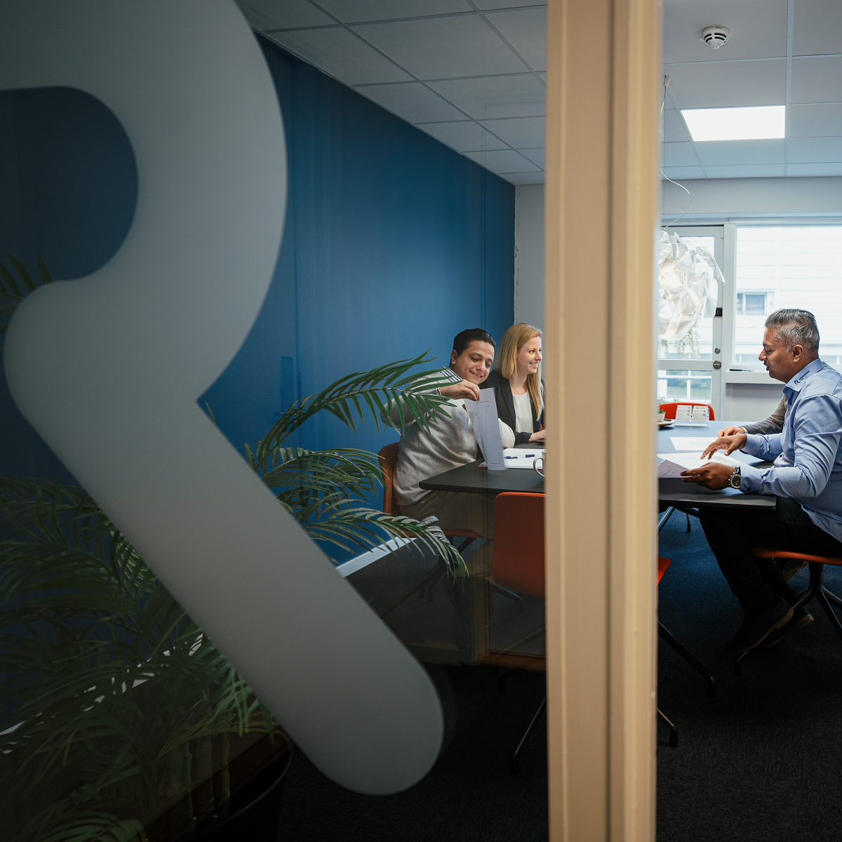 Qash Labs operators in a working meeting at the Rengoering.com office in Denmark